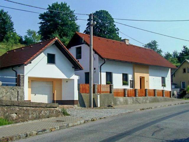 Pension U Holzapfelu - Apartman Червены-Костелец Экстерьер фото